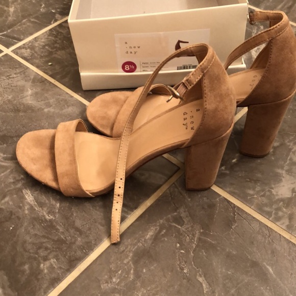 Shoes - Picture 3 of 4